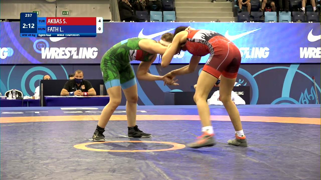 1/8 WW - 49 kg: S. AKBAS (TUR) v. L. FATH (HUN) background