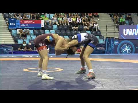 1/2 WW - 49 kg: M. YEFREMOVA (UKR) v. S. AKBAS (TUR) background