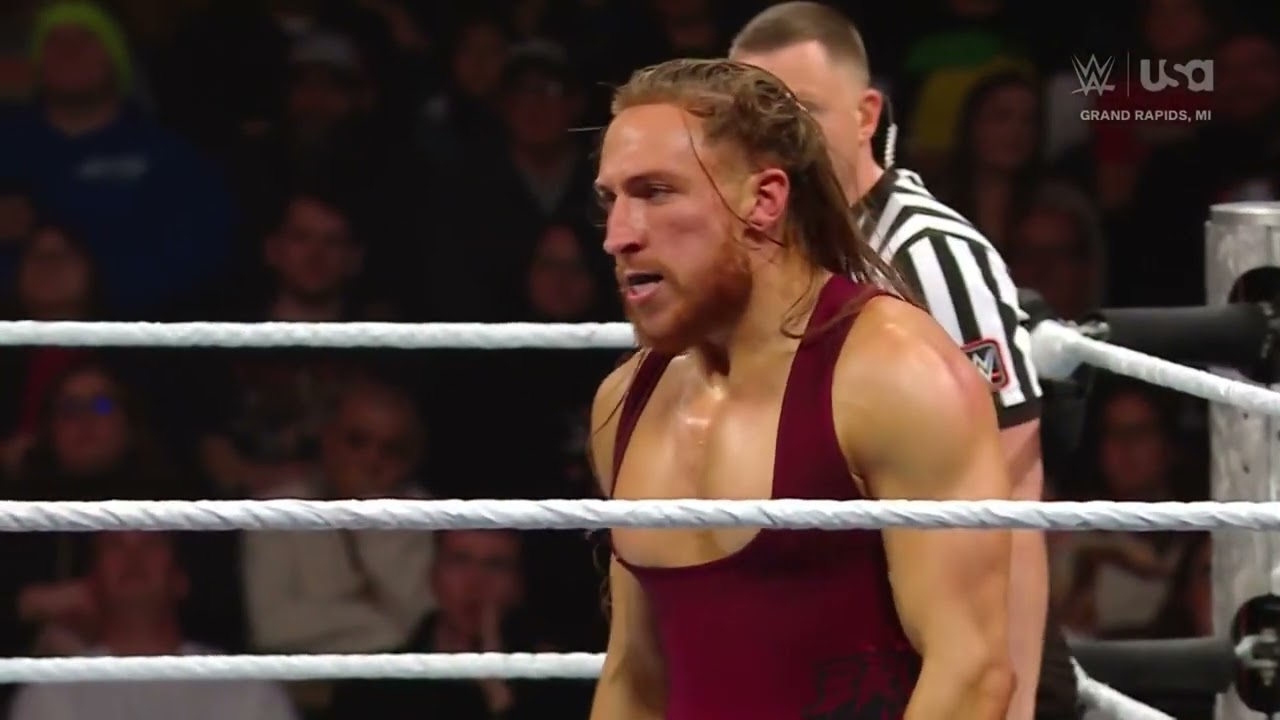 Pete Dunne vs Kofi Kingston: Raw, Nov. 11, 2024 background