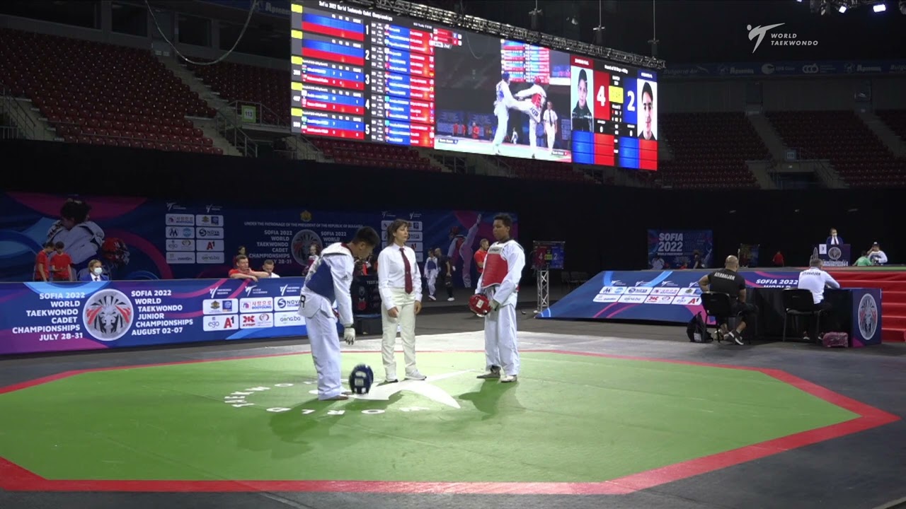 208 R32 Boys +65kg KOR KIM Min joon GBR MOHAMUD Salah background