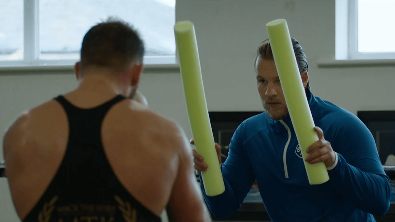 Billy Joe Saunders looks like a beast in training with Ben Davison background