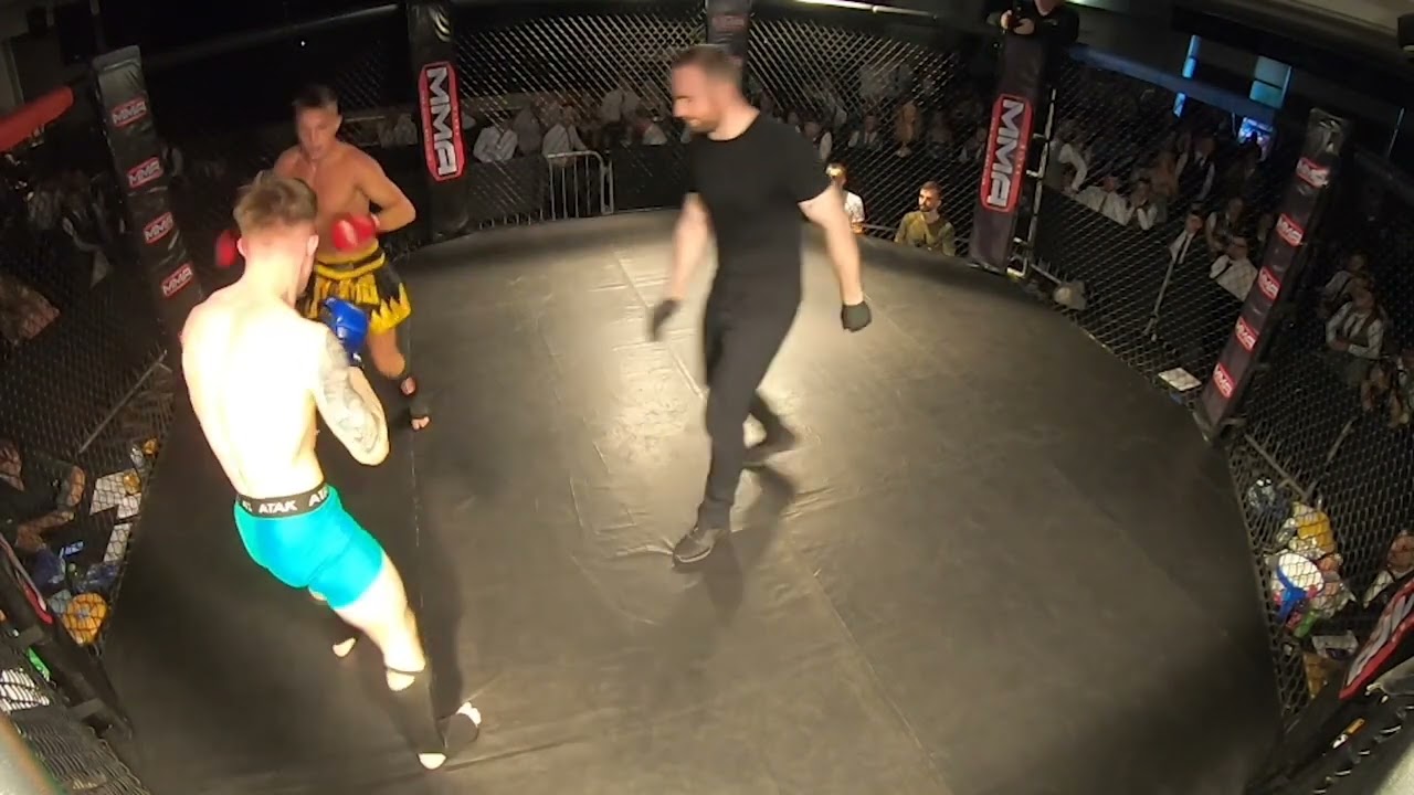 Fight 8 UMMA Peter Breslin V Ciaran McLaughlin background