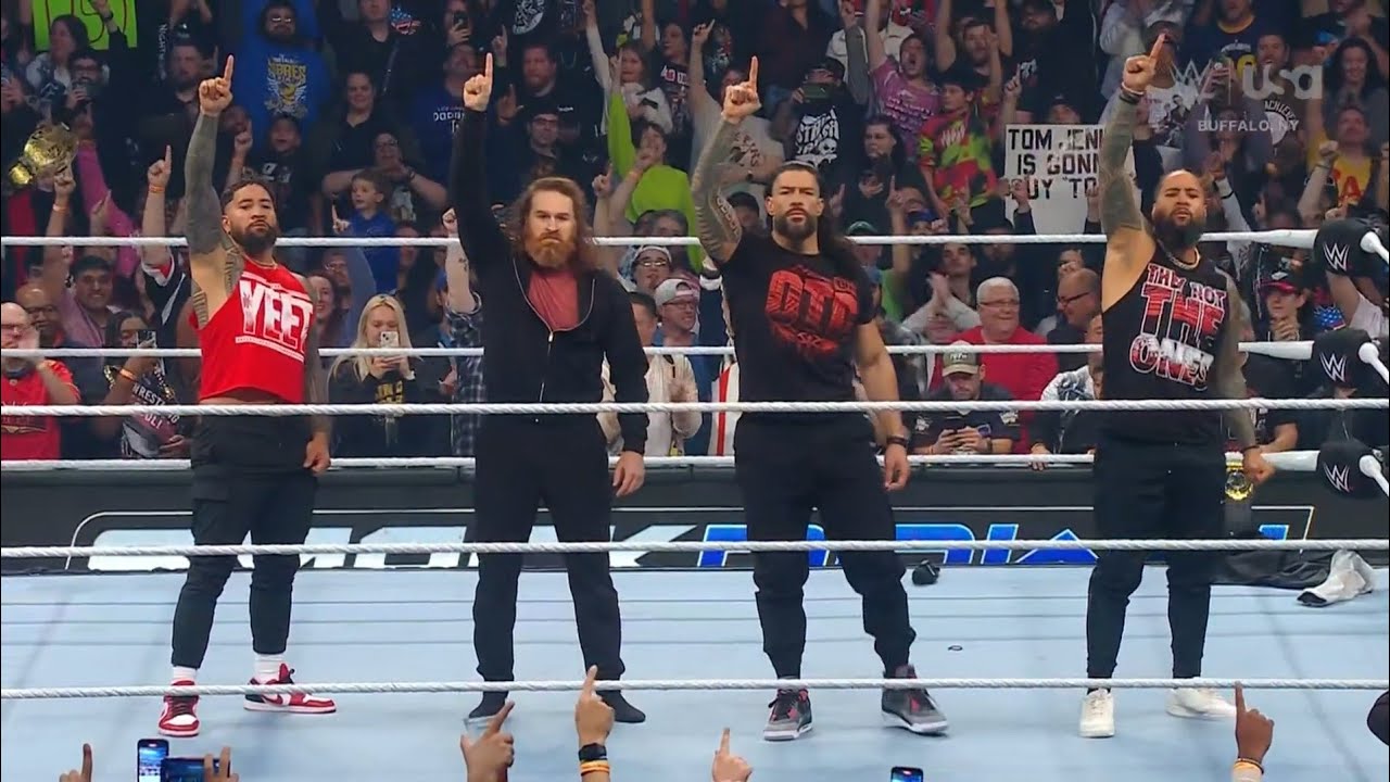 The OG Bloodline is officially reunited (2/2): SmackDown, Nov. 8, 2024 background