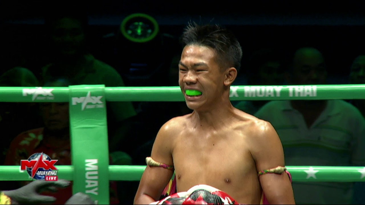 คู่ที่ 1 พญาสิงห์ เกียรติวรัญญา VS เพชรน้ำพุ ศิษย์มนต์ชัย | MUAY THAI FIGHTER (01-07-2019) background