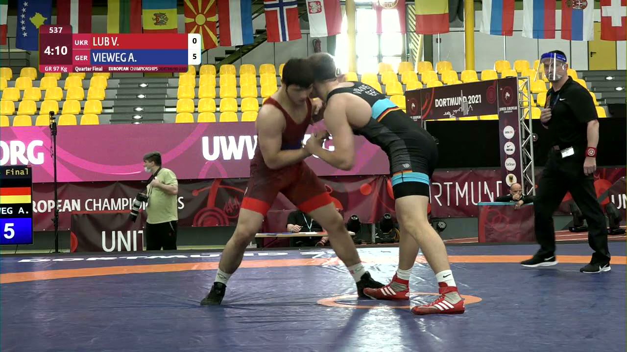 1/4 GR - 97 kg: V. LUB (UKR) v. A. VIEWEG (GER) background