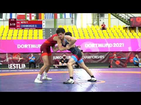 1/2 GR - 63 kg: Y. NIFRI (FRA) v. D. CHKHIKVADZE (GEO) background