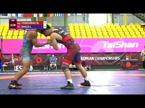 Qual. GR - 82 kg: M. STERKENBURG (NED) v. L. RIVALTA (ITA) background