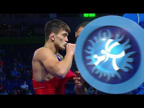 GOLD FS - 65 kg: Z. BAYRAMOV (AZE) v. S. MAMEDOV (RUS) background