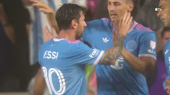 Messi Spreads The Love With THREE Assists! background