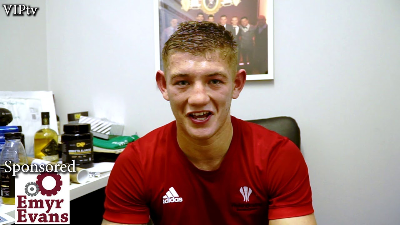 VIPtv bump in to Sion Yaxley, 'have gum shield will travel' background