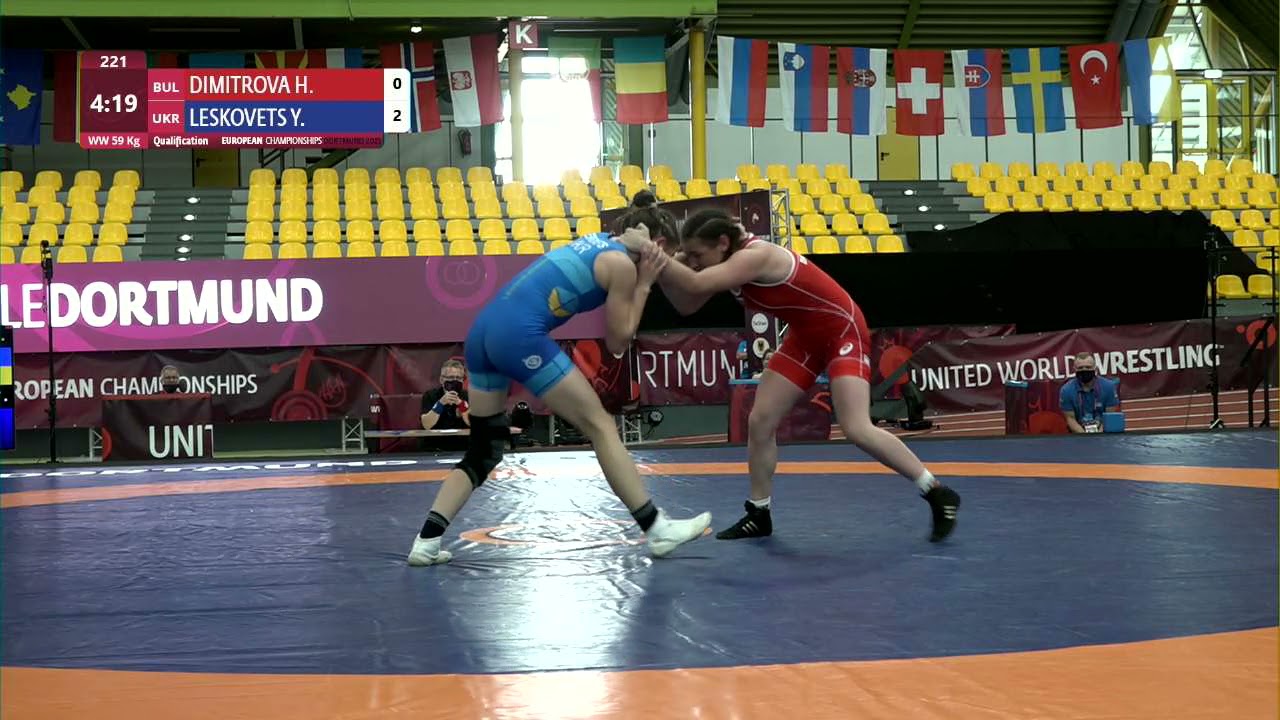 Qual. WW - 59 kg: H. DIMITROVA (BUL) v. Y. LESKOVETS (UKR) background