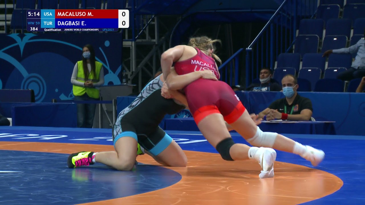 Qual. WW - 59 kg: M. MACALUSO (USA) v. E. DAGBASI (TUR) background