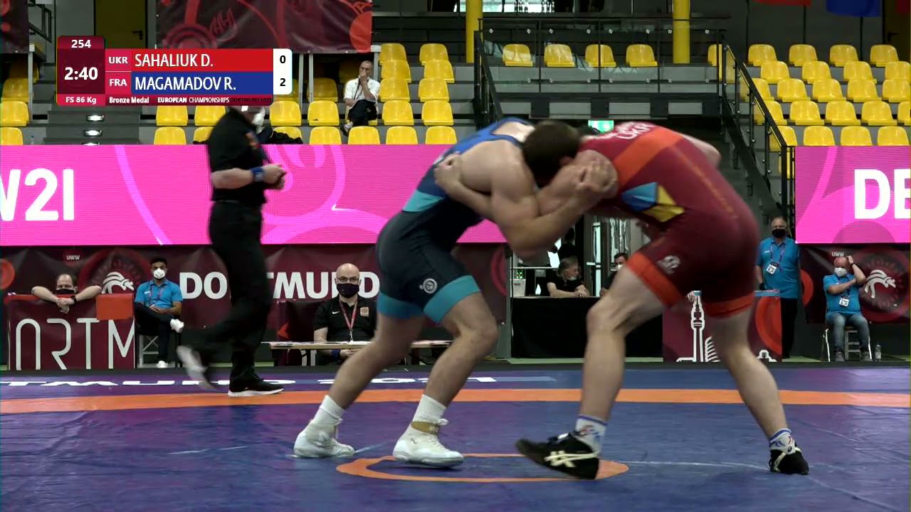 BRONZE FS - 86 kg: D. SAHALIUK (UKR) v. R. MAGAMADOV (FRA) backdrop