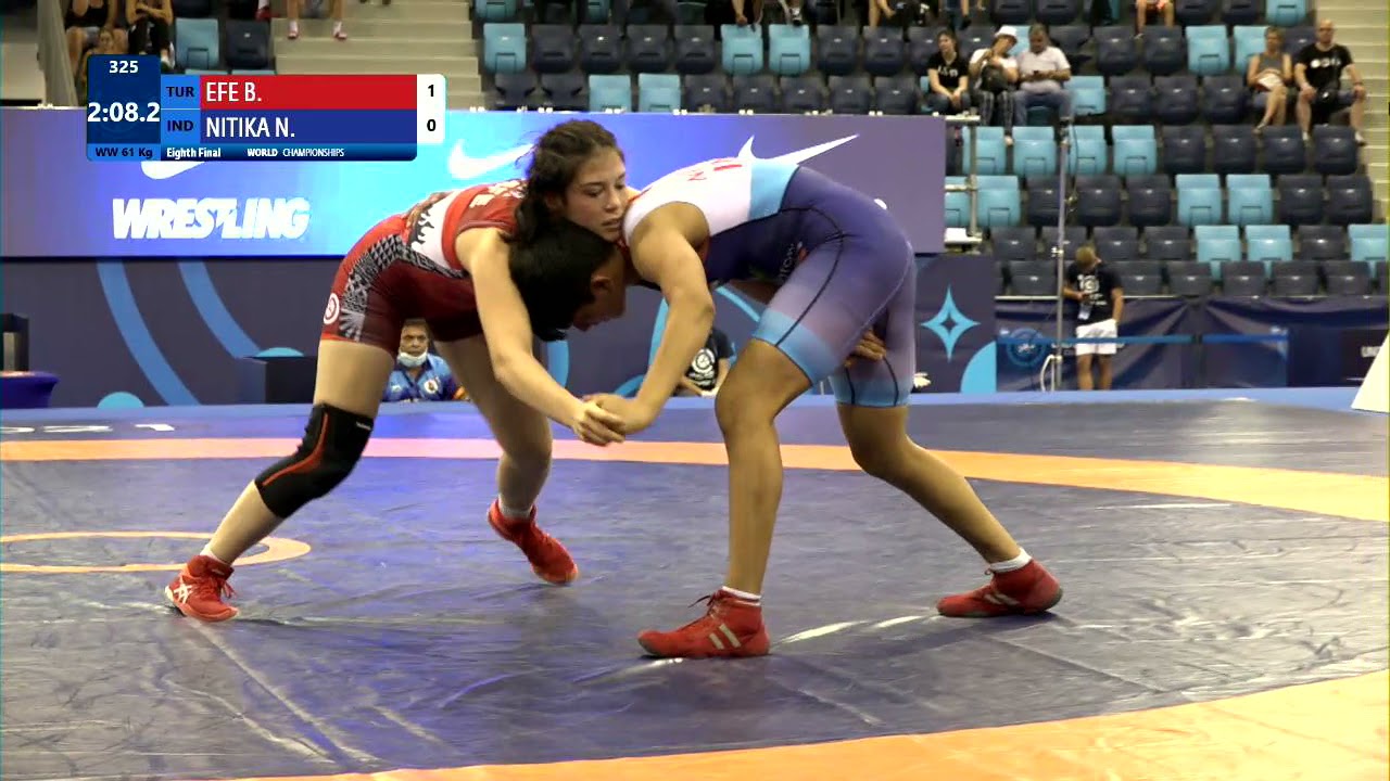 1/8 WW - 61 kg: B. EFE (TUR) v. N. NITIKA (IND)