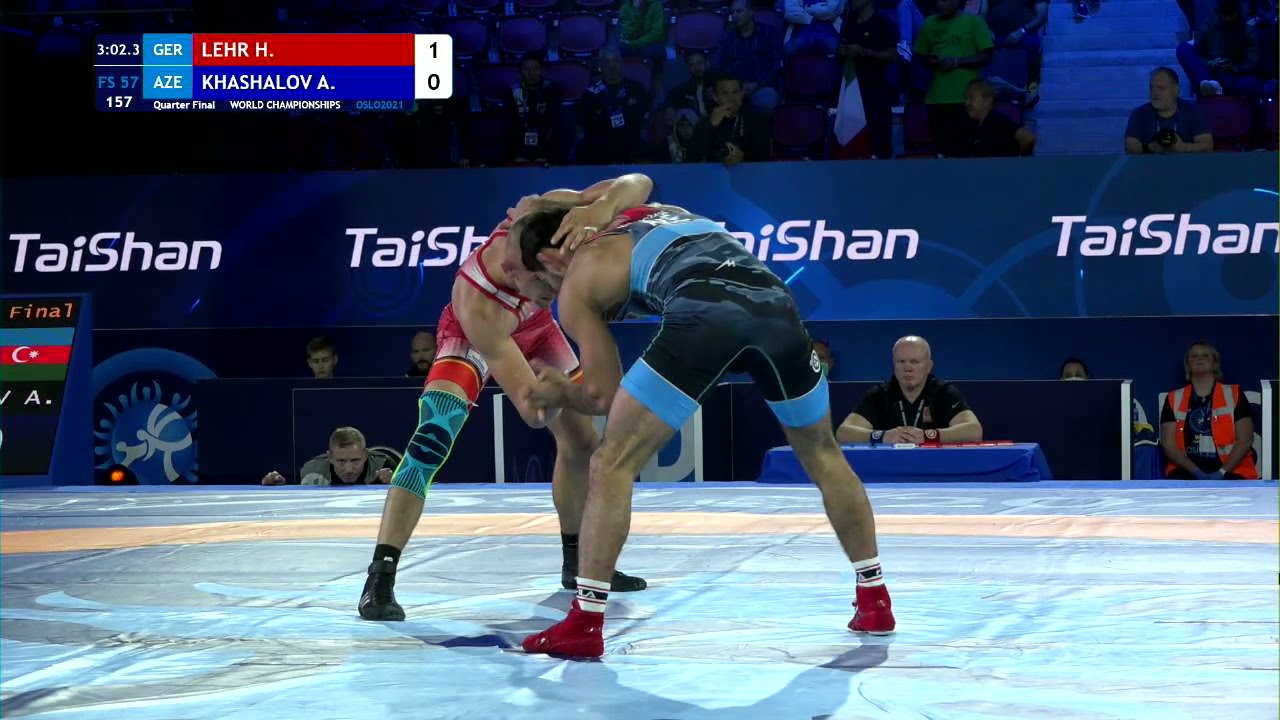 1/4 FS - 57 kg: H. LEHR (GER) v. A. KHASHALOV (AZE) background
