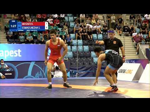 GOLD FS - 71 kg: A. MUSAEV (RUS) v. S. ESMAEILNEZHA (IRI) background
