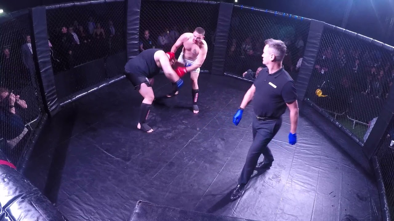 Fight 5 UMMA Nathan The Caveman Geary V Rhodri Roody Roundhouse Taylor