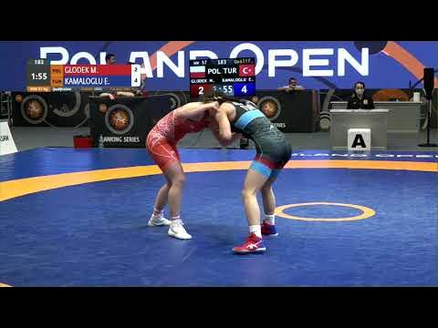 Qual. WW - 57 kg: M. GLODEK (POL) v. E. KAMALOGLU (TUR) background
