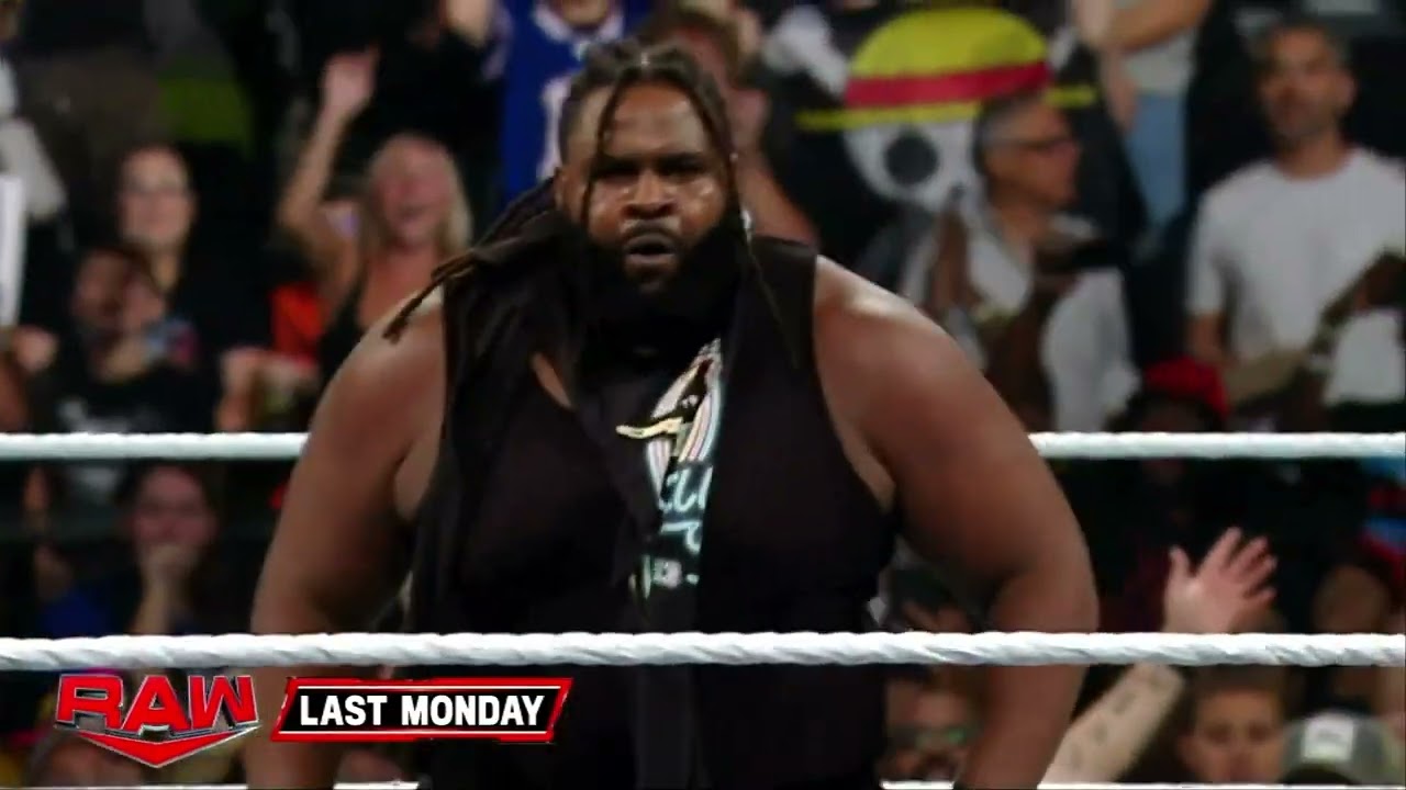 Xavier Woods doesn't seem very happy with Odyssey Jones' outfit: Raw, Aug. 12, 2024 background