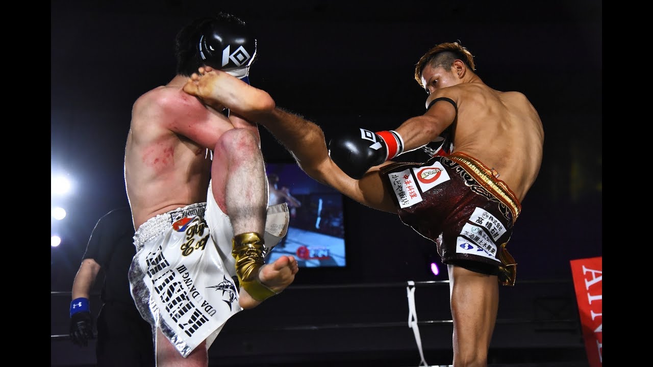 "狂暴三兄弟・次男" 髙橋亮 VS "THE CYCLONE" 宮元啓介「KNOCK OUT 2018 OSAKA 1st」 2018.5.3 background