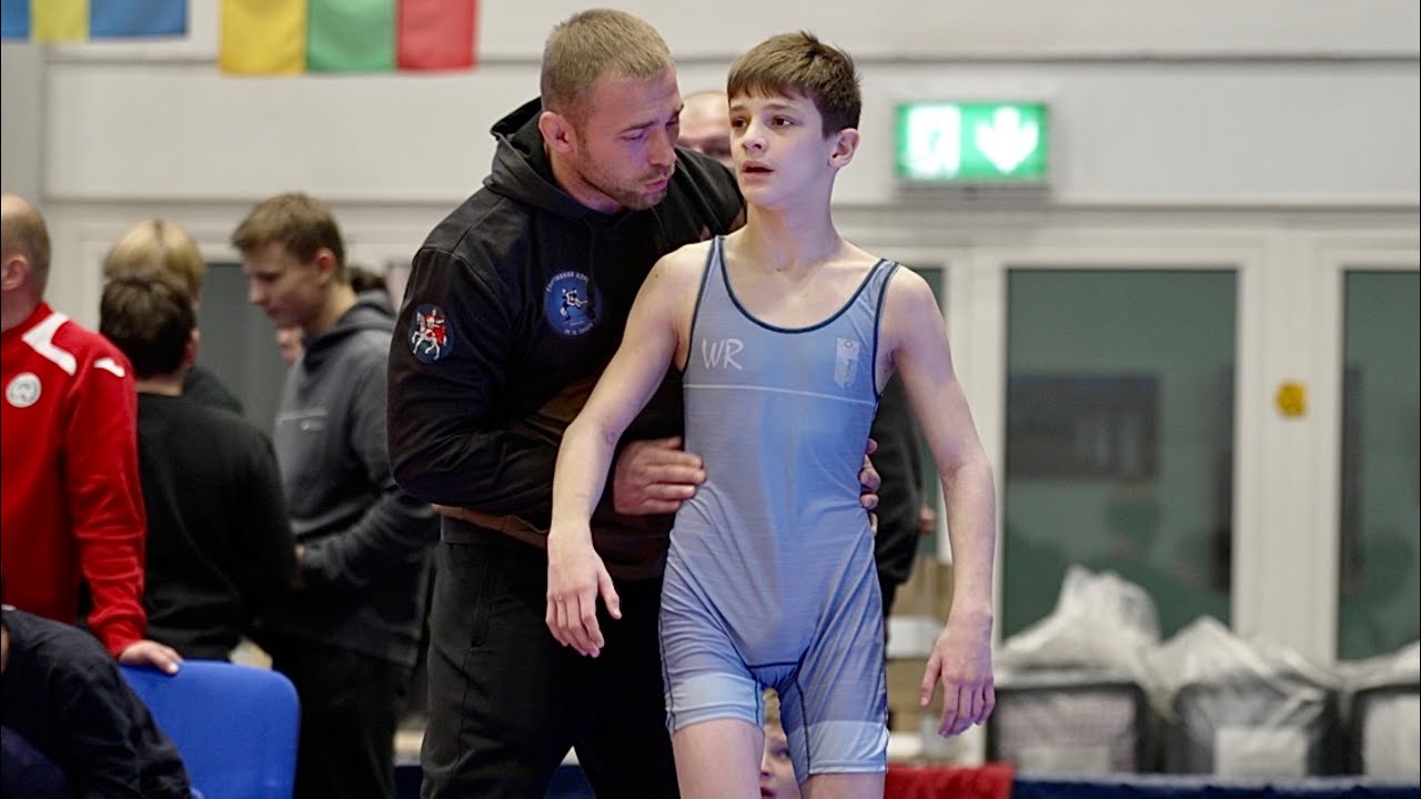 U13 R. Vasoian (UKR) vs B. Chorii (UKR) 41kg. Youth boys greco-roman wrestling. backdrop