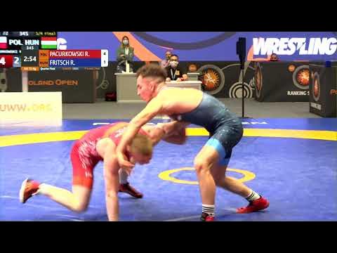 1/4 GR - 72 kg: R. PACURKOWSKI (POL) v. R. FRITSCH (HUN) background