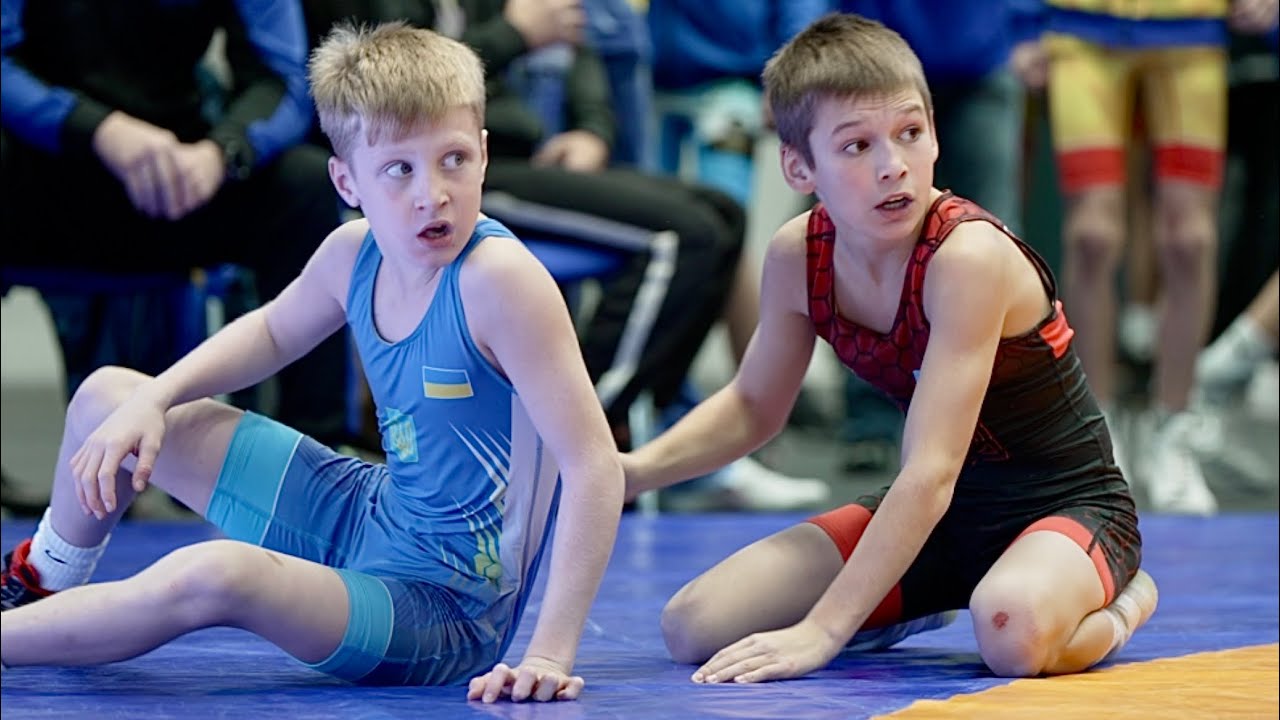 U13 V. Serzaniyuk (UKR) vs M. Poliakov (UKR) 32kg final. Youth boys greco-roman wrestling. backdrop