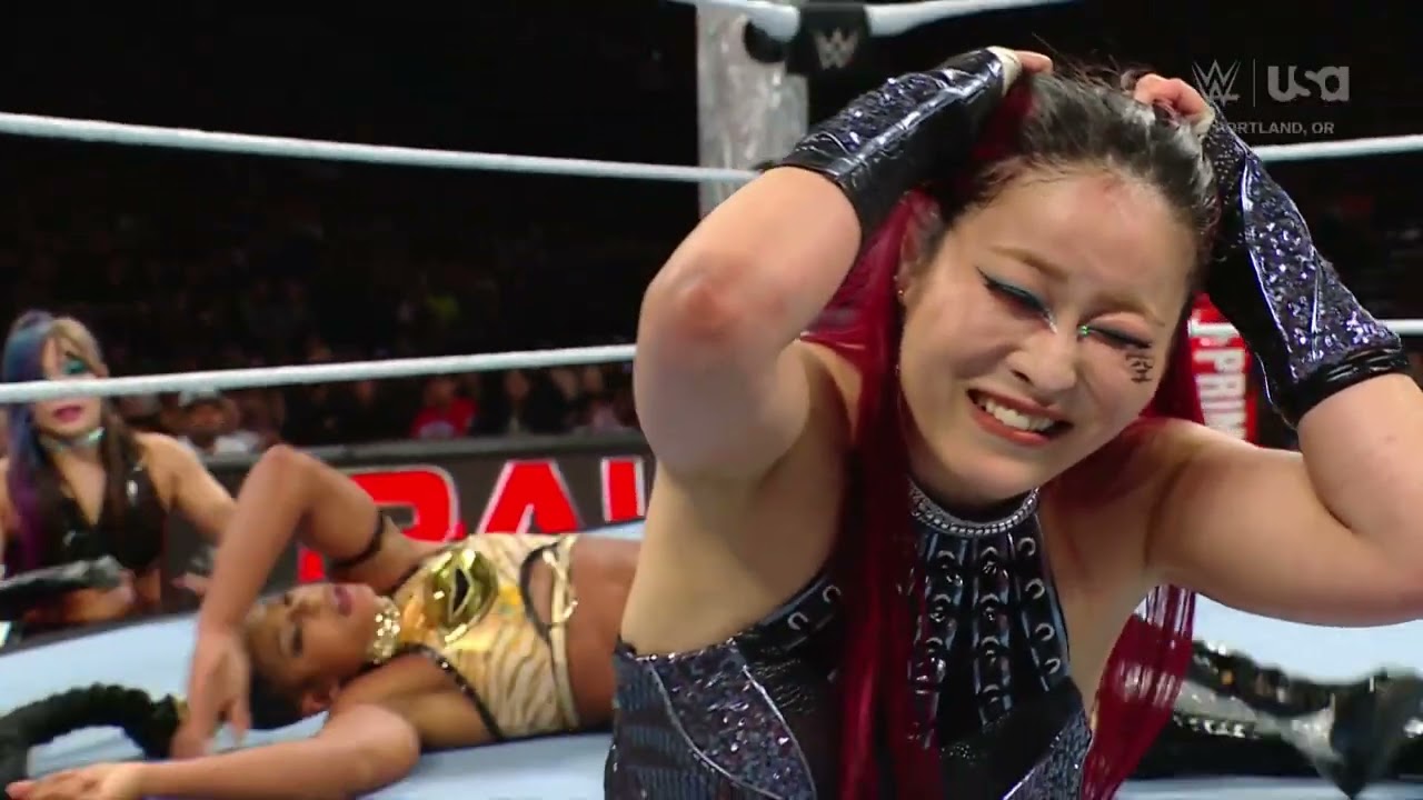 Bianca Belair vs Iyo Sky (2/2): Raw, Sep. 16, 2024