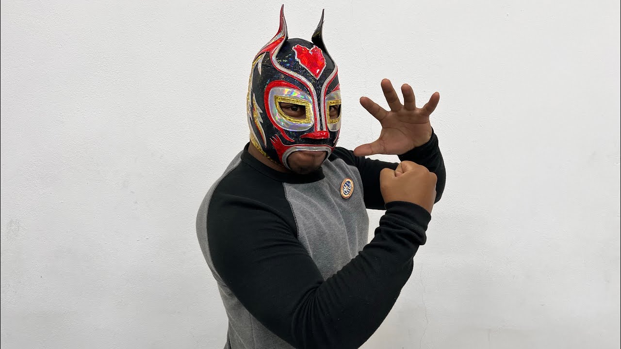 Kaligua: Llegar al final con Full Metal o Pequeño Pólvora en la jaula de Sin Salida del CMLL background