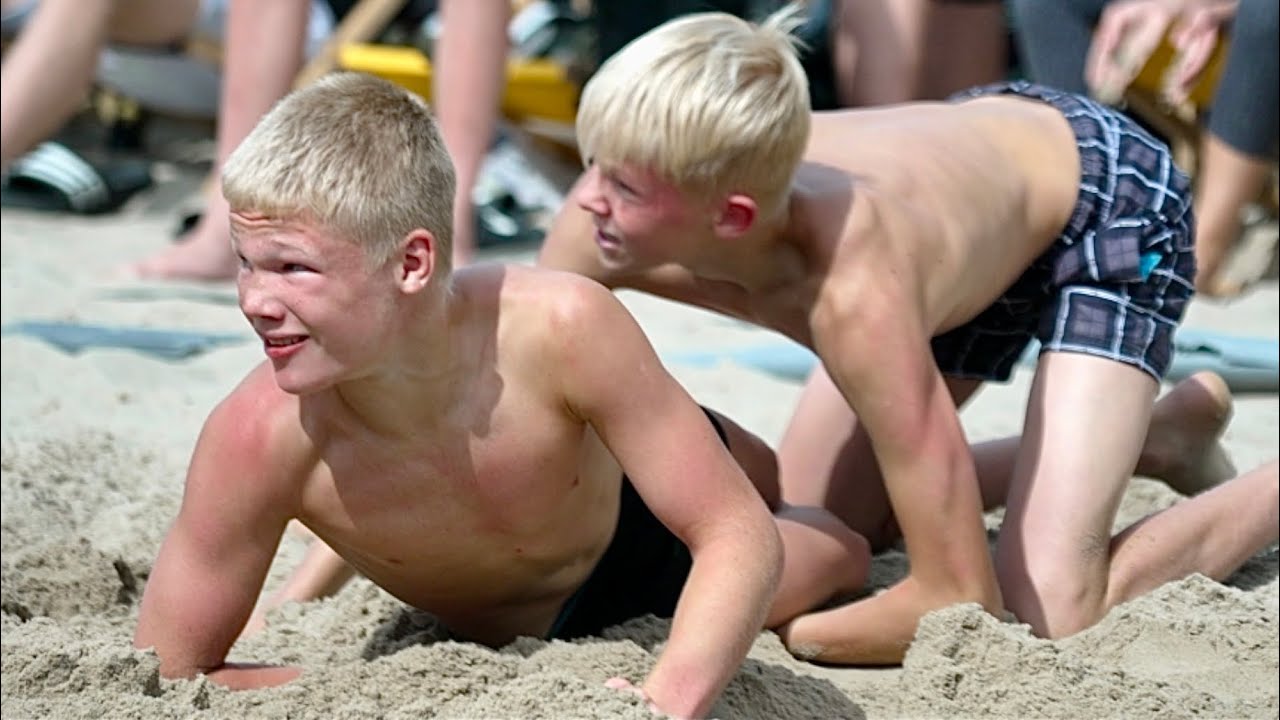 U17 R. Prous (EST) vs K. Kört (EST) 50kg. Beach youth boys wrestling Estonia.