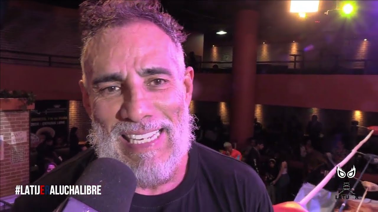 Dr. Wagner Jr: Estar en el ejército AAA de Latín Lover? En el CMLL hay lucha profesional y porque no background