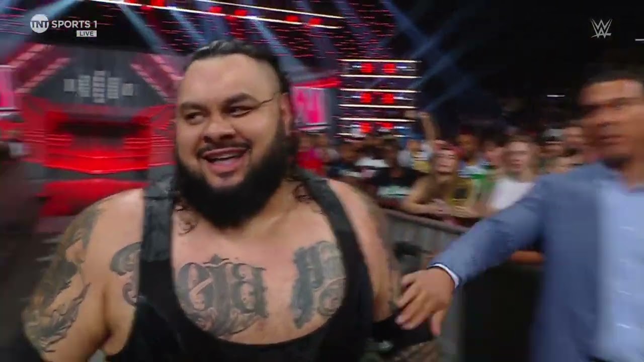 "Big" Bronson Reed applies six tsunamis to Seth "Freakin" Rollins (2/2): Raw, Aug. 5, 2024 background