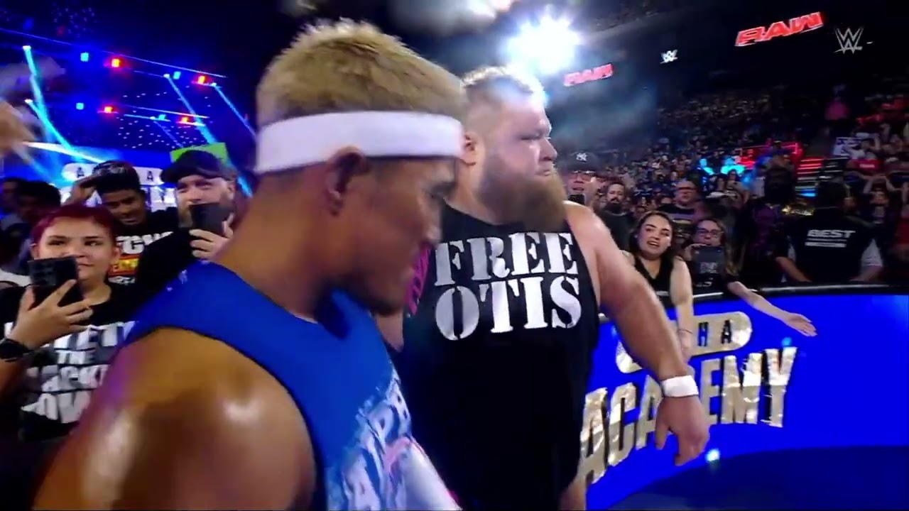 Oba Femi confronts Otis: Raw, Aug. 12, 2024 background