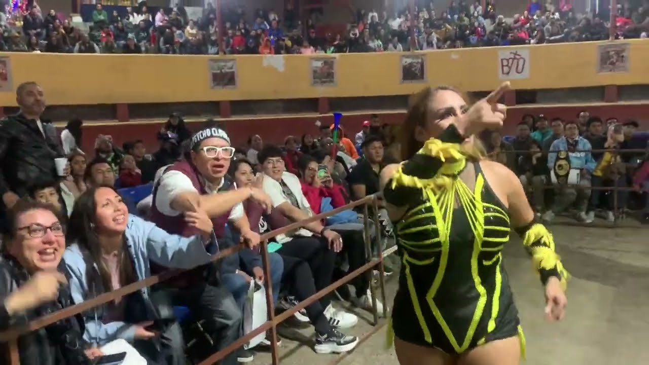 Goya Kong, La Chona y Faby Apache Vs Dalys, Zoom Raider y La Hiedra, Lienzo Charro de Tepotzotlán background