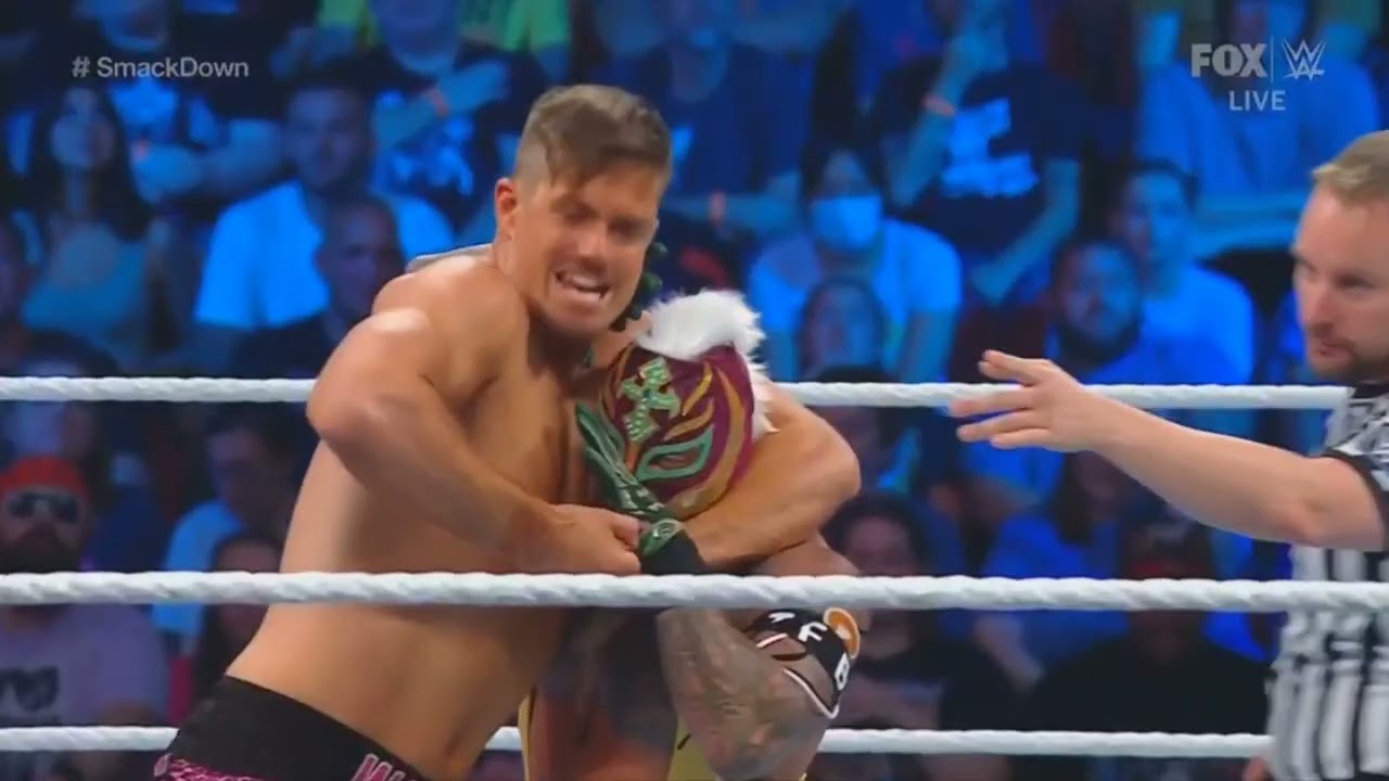 WWE SMACKDOWN REY MYSTERIO VS GRAYSON WALLER 08/25/23 background