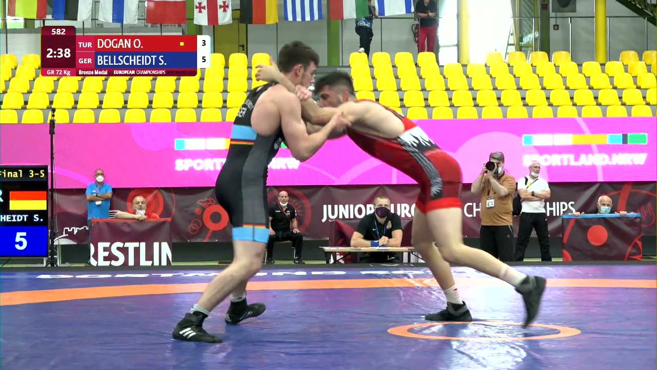 BRONZE GR - 72 kg: O. DOGAN (TUR) v. S. BELLSCHEIDT (GER) background