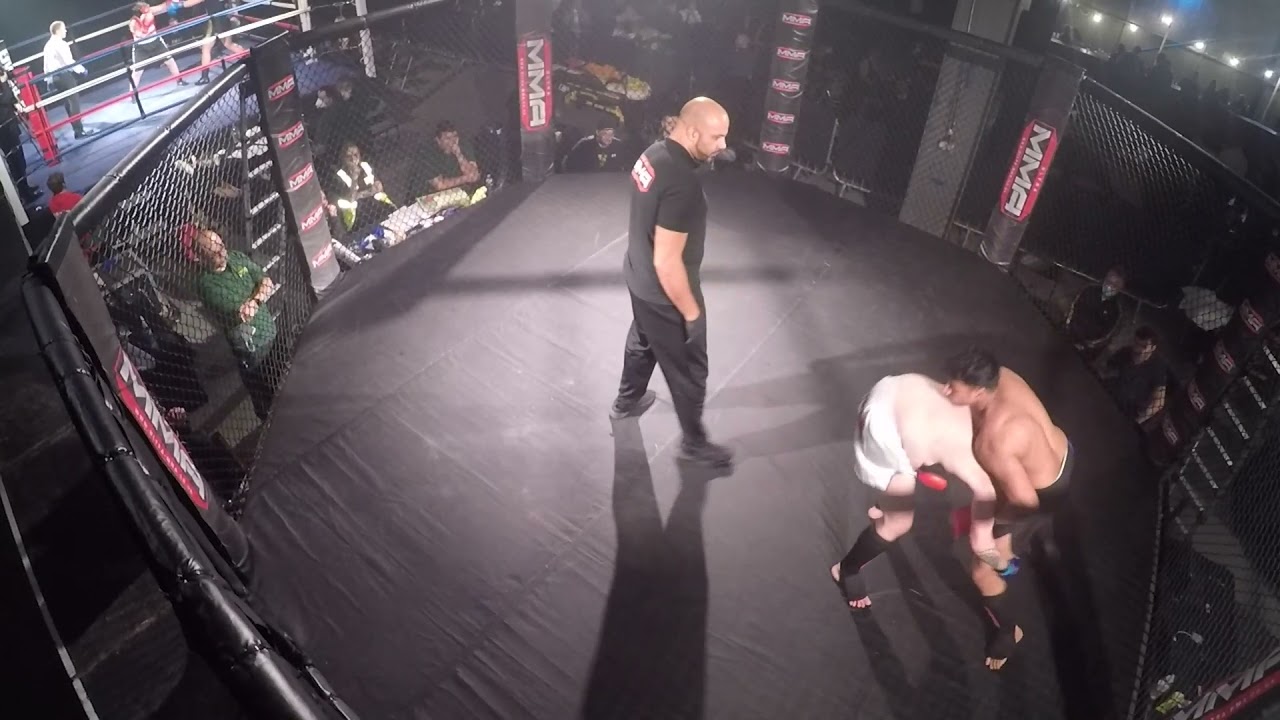 Fight 17 UMMA The Defiant V Arran Gandalf The Grey Clements background