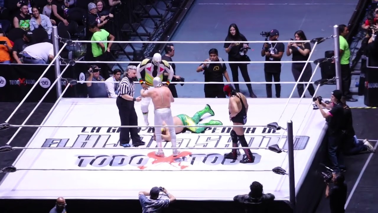 No se pueden ver, el Hijo del Santo y Fishman Jr, una rivalidad que no para background
