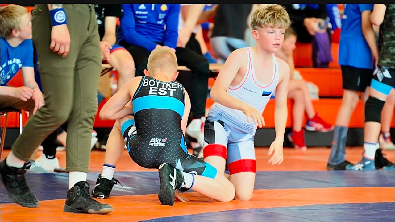 U11 C. Kahr (EST) vs R. Böttker (EST). Greco-roman 41kg youth wrestling Estonia. background