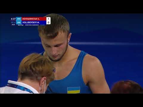 1/2 GR - 67 kg: S. HOVHANNISYAN (ARM) v. M. HOLUBOVSKYI (UKR) background