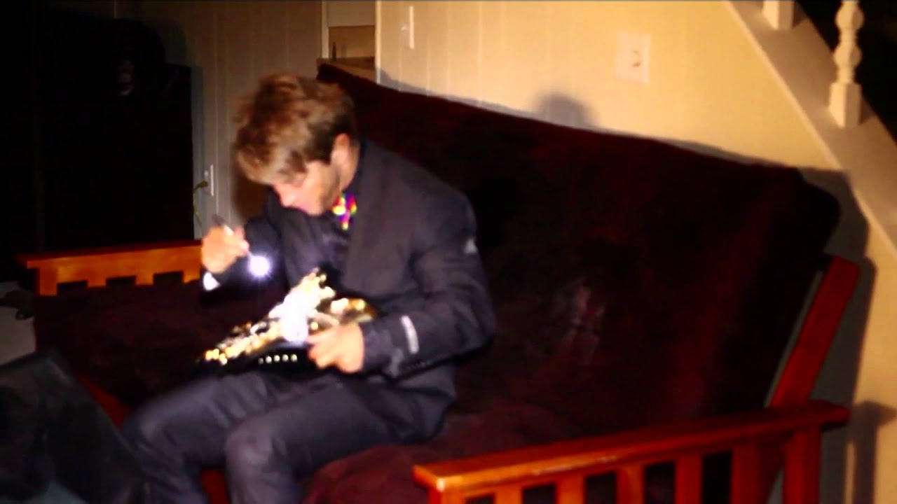 Spud goes to AJ Styles home to get the World Title (December 12, 2013) backdrop