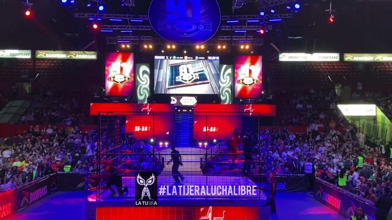 En solo 1 minuto y 45 segundos es instalada la jaula de Sin Salida en la Arena México