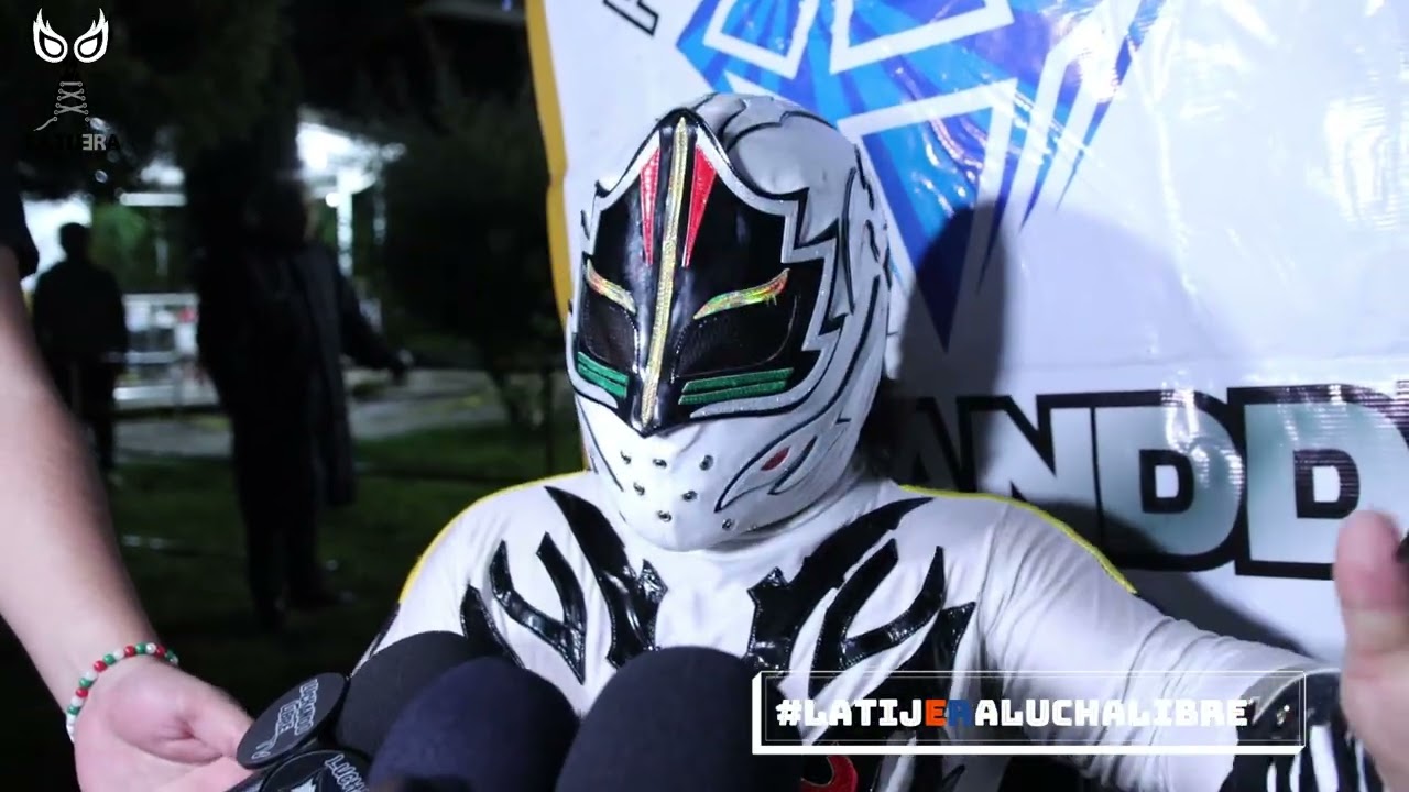Mascarita Sagrada: Con Piratita hasta donde tope, es cansado lidiar con los clones background