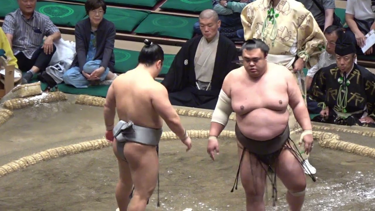 朝翠龍vs英乃海【大相撲令和7年9月場所】13日目ASASUIRYU vs HIDENOUMI 2025/09/26 SEP 2025 DAY13 ズーム版 background