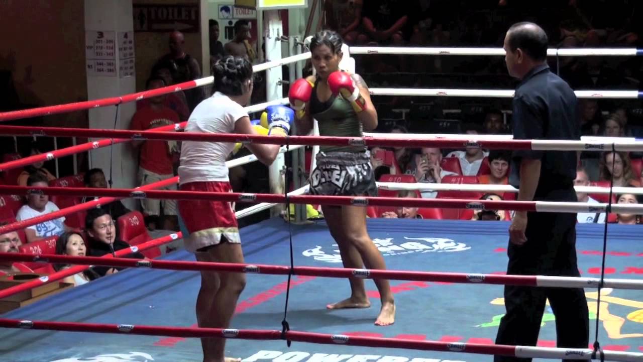 Chompoo (Tiger Muay Thai) vs Kookai Sakmanot @ Patong Thai Boxing Stadium background