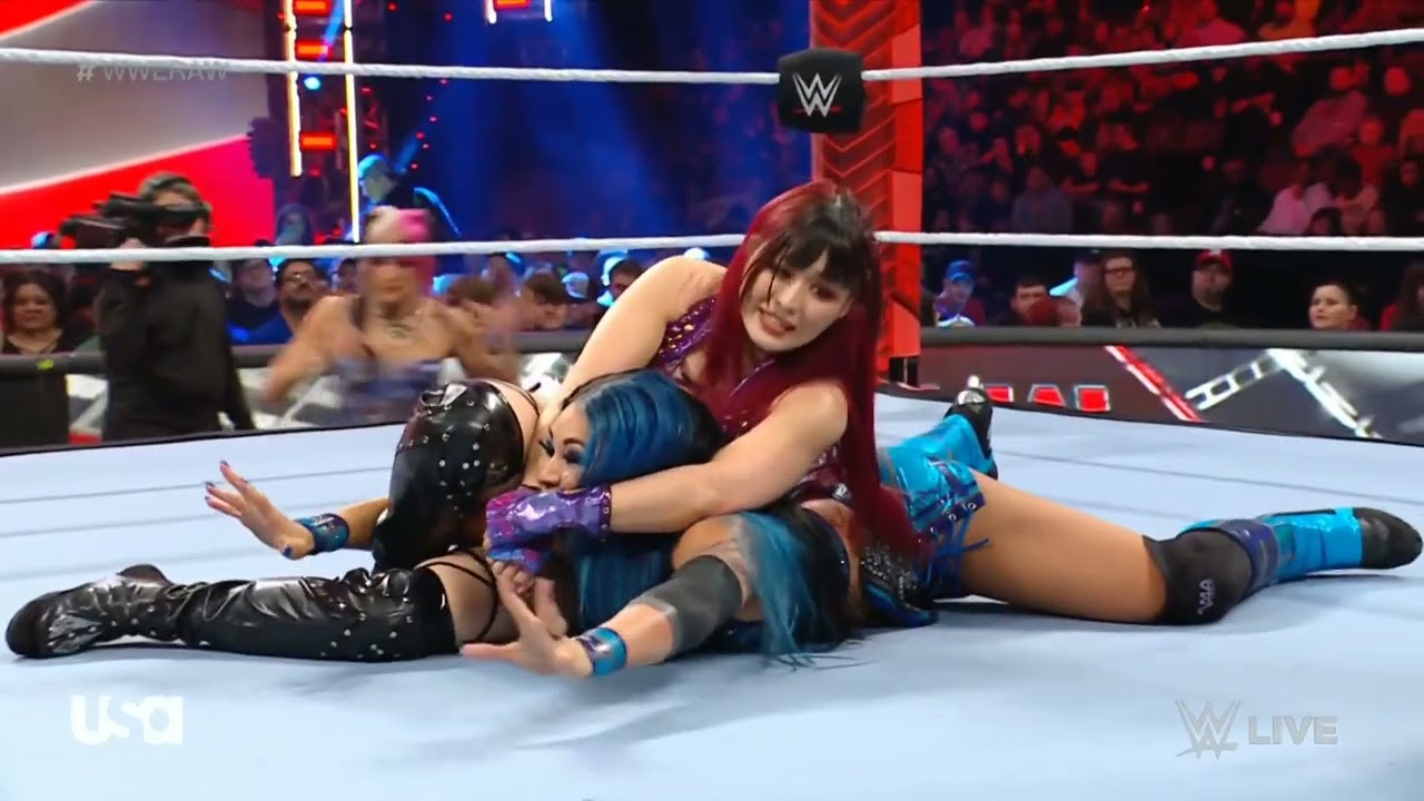 WWE RAW MICHIN MIA YIM VS IYO SKY 01/16/23
