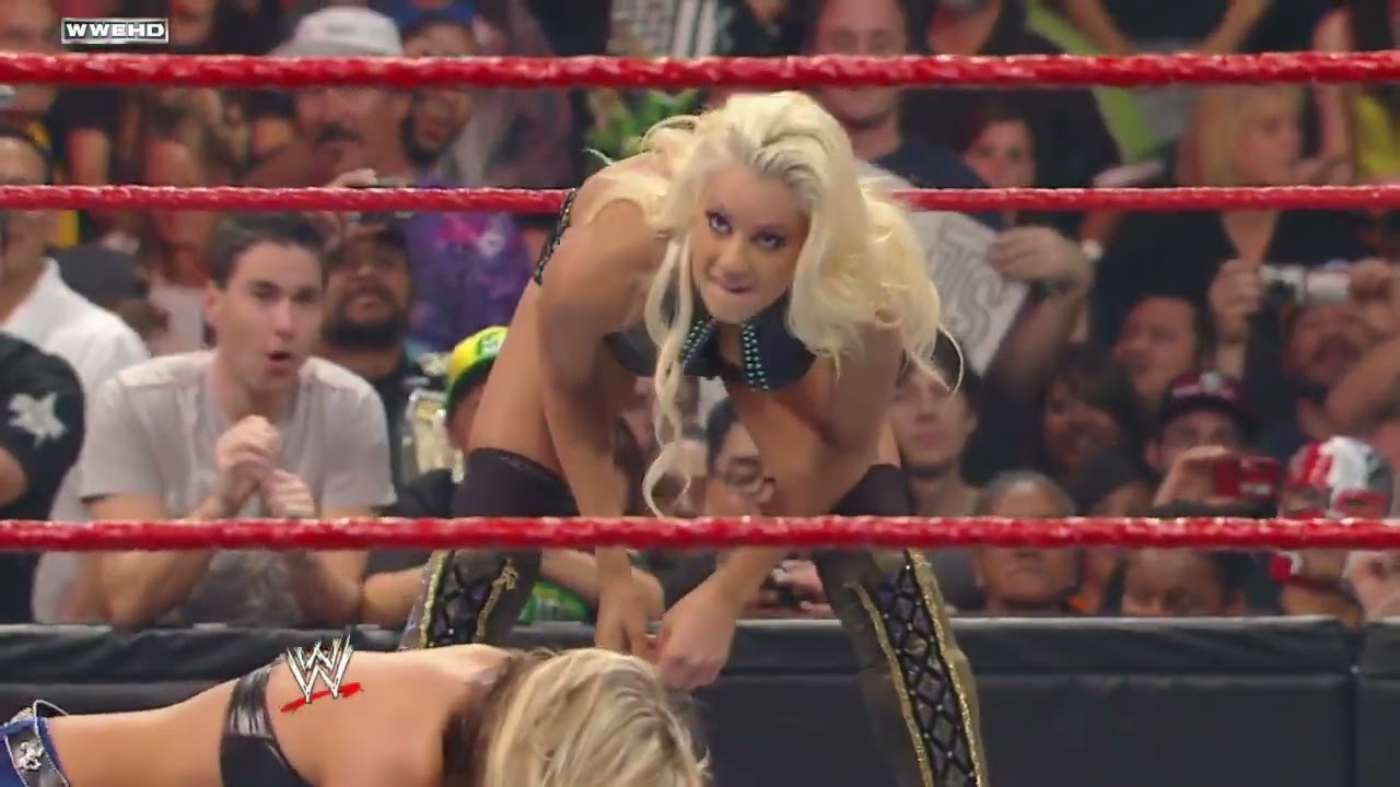 Maryse vs. Kelly Kelly: Raw, March 15, 2010 background