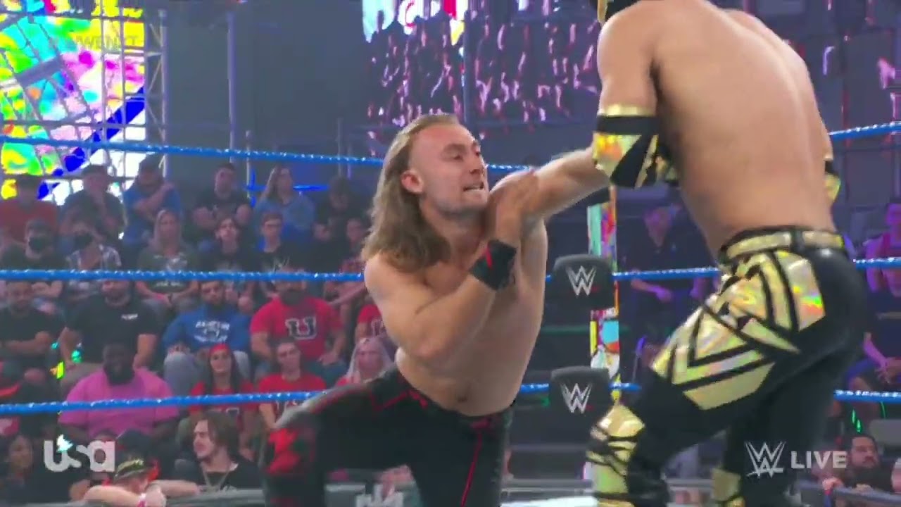 WWE NXT 2.0 NATHAN FRAZER VS AXIOM 09/06/22 background