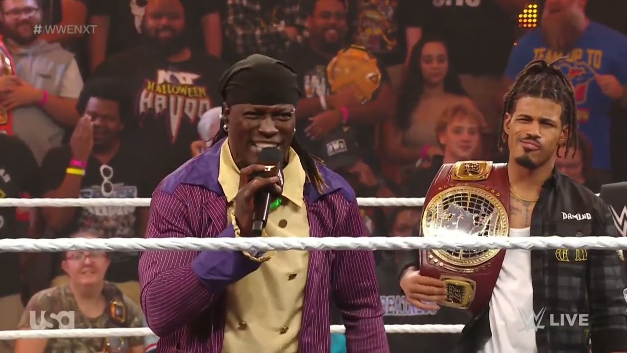 WWE NXT WES LEE ENTRANCE 10/25/22 background