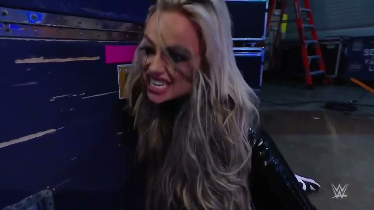 Liv Morgan puts Sonya Deville through a table: SmackDown, Oct. 14, 2022 background